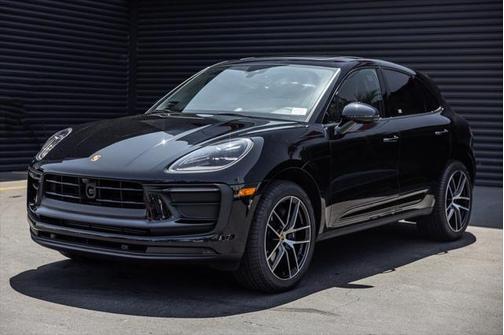 2025 Porsche Macan Base