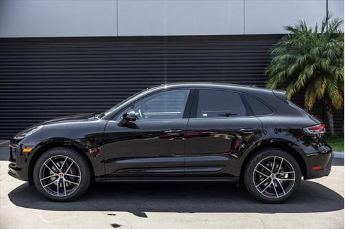 2025 Porsche Macan Base