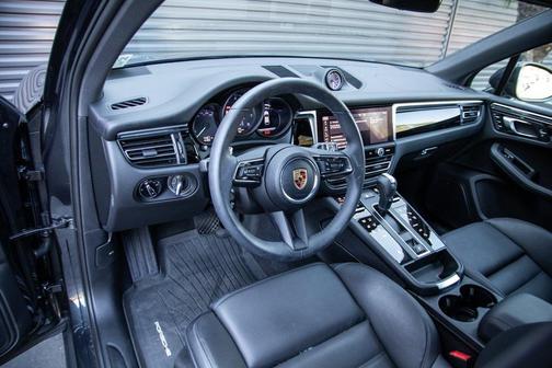 2025 Porsche Macan T