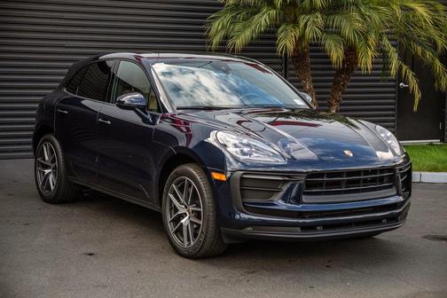 2022 Porsche Macan Base (PDK)
