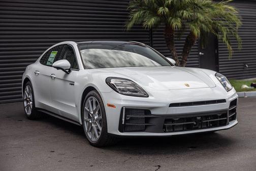 2026 Porsche Panamera 4 E-Hybrid