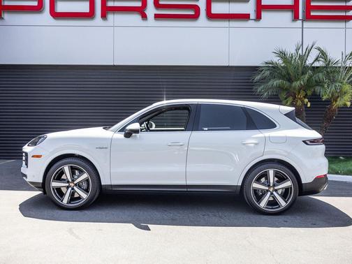 White 2025 Porsche Cayenne Cayenne E-Hybrid