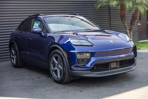 2025 Porsche Macan 4S