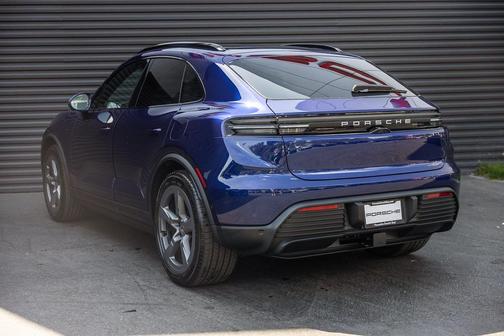 2025 Porsche Macan 4S