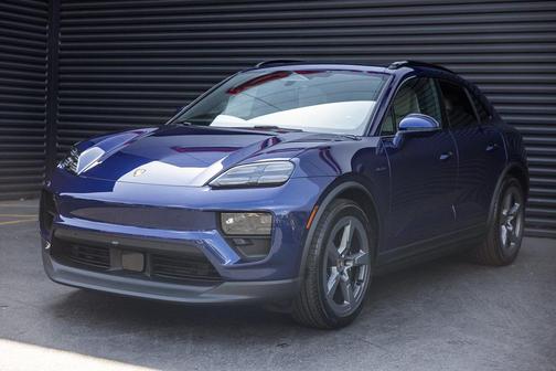 2025 Porsche Macan 4S