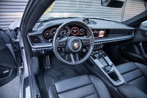 2022 Porsche 911 Carrera