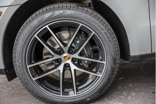 2023 Porsche Macan AWD