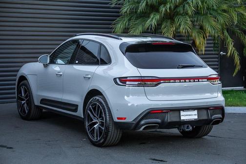 2023 Porsche Macan AWD