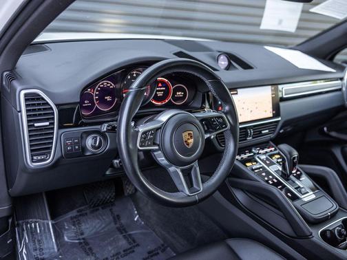 2022 Porsche Cayenne Platinum Edition