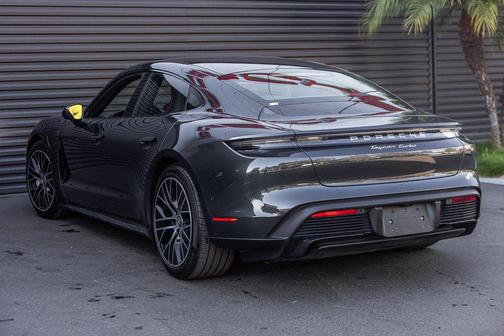 2020 Porsche Taycan Turbo