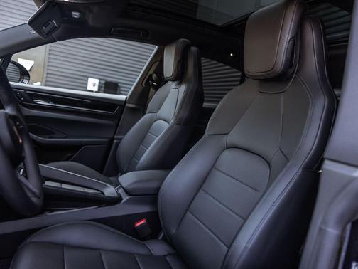 Black 2025 Porsche Macan Macan Electric 4