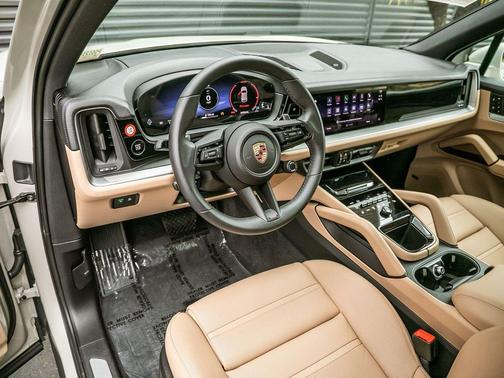 Cashmere Beige Metallic 2026 Porsche Cayenne Cayenne