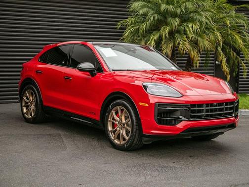 2025 Porsche Cayenne GTS