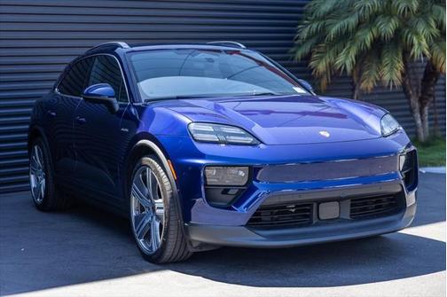 2024 Porsche Macan Base