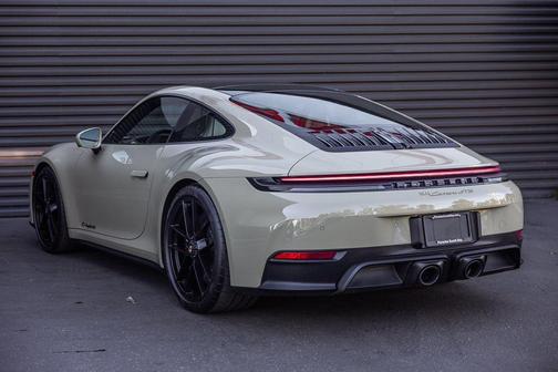 2026 Porsche 911 Carrera GTS