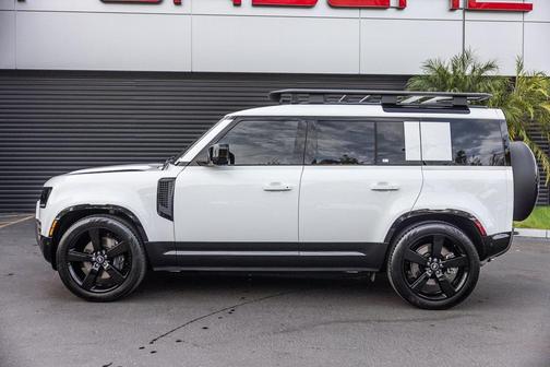 2025 Land Rover Defender 110 P400 X-Dynamic SE