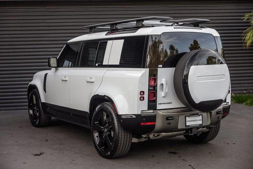 2025 Land Rover Defender 110 P400 X-Dynamic SE