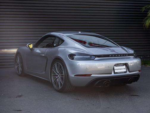 GT Silver Metallic 2025 Porsche 718 Cayman GTS 4.0