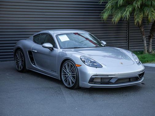 GT Silver Metallic 2025 Porsche 718 Cayman GTS 4.0