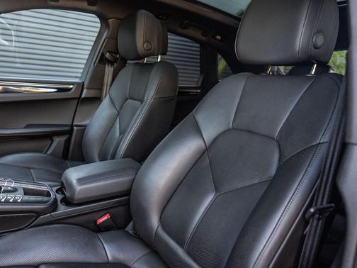 2019 Porsche Macan S