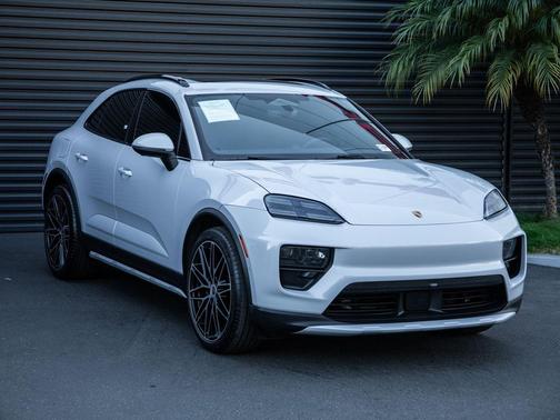 2025 Porsche Macan 4