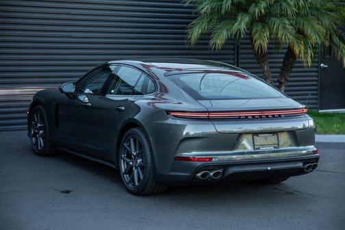 2026 Porsche Panamera 