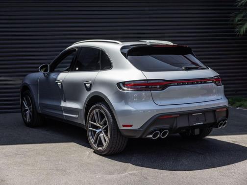Dolomite Silver Metallic 2026 Porsche Macan Macan