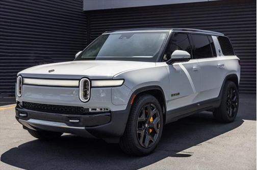 2023 Rivian R1S Adventure