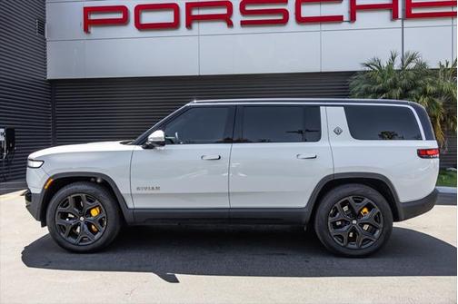 2023 Rivian R1S Adventure