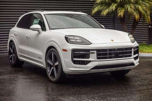 2026 Porsche Cayenne GTS