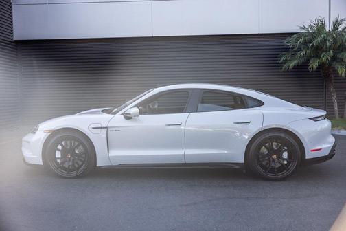 2025 Porsche Taycan GTS