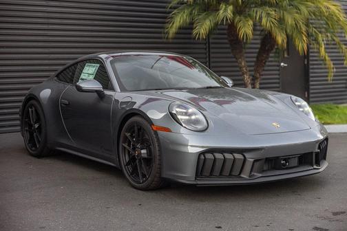 2026 Porsche 911 Carrera 4 GTS