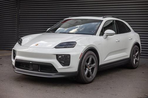 2025 Porsche Macan 4S
