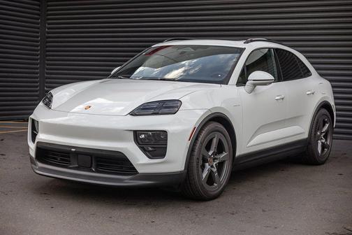2025 Porsche Macan 4S