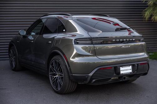2024 Porsche Macan 4