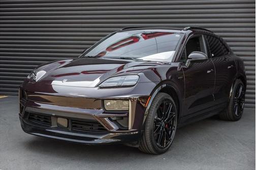 2024 Porsche Macan Turbo