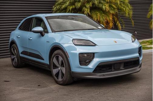 2025 Porsche Macan Base