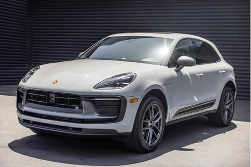 2023 Porsche Macan Base