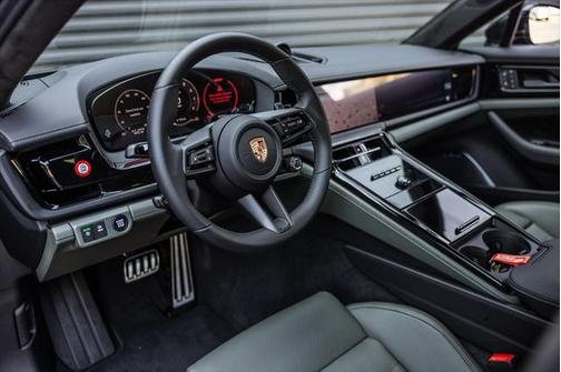 2025 Porsche Panamera GTS