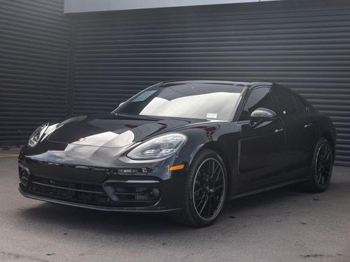 2023 Porsche Panamera Platinum Edition