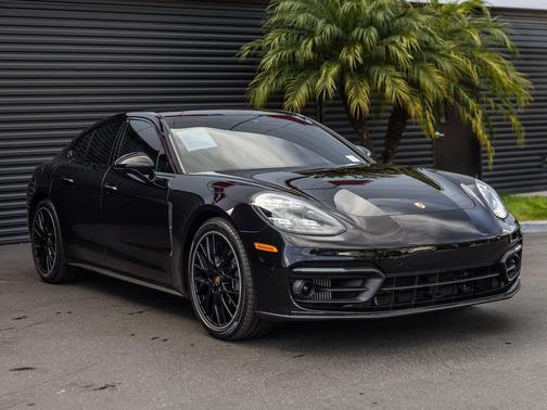 2023 Porsche Panamera Platinum Edition