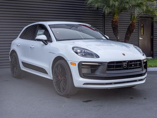 Carrara White 2026 Porsche Macan Macan GTS