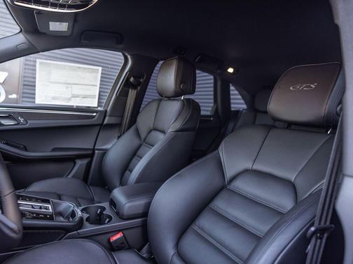 Carrara White 2026 Porsche Macan Macan GTS