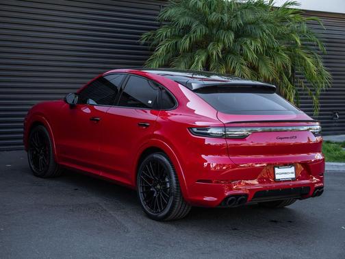 Carmine Red 2022 Porsche Cayenne GTS