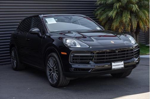 2022 Porsche Cayenne Base (Tiptronic)