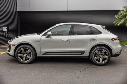 2022 Porsche Macan 
