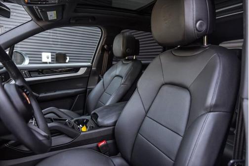 2024 Porsche Cayenne S