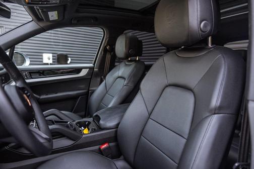 2024 Porsche Cayenne S