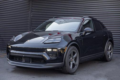 2025 Porsche Macan 4S
