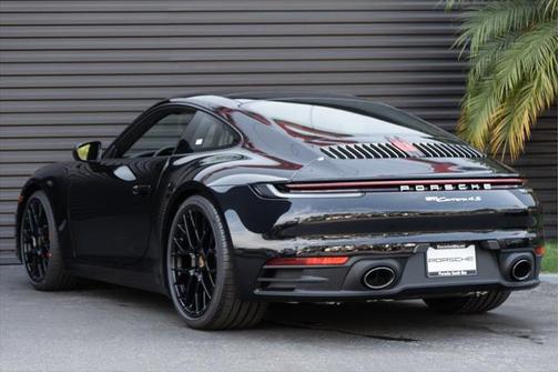2022 Porsche 911 Carrera 4S